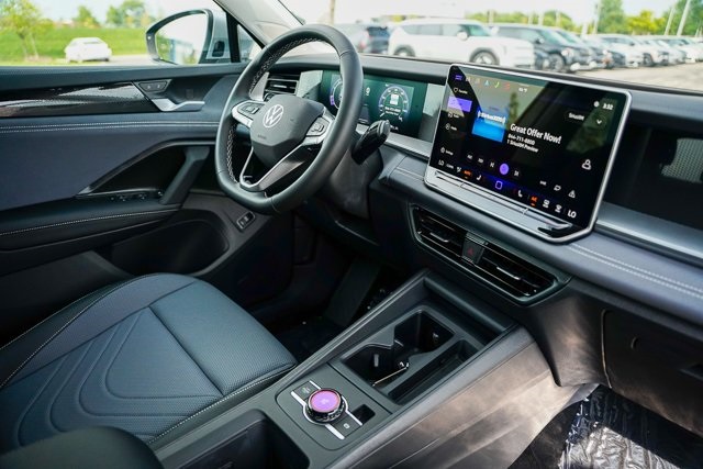 2025 Volkswagen Tiguan SE photo 33