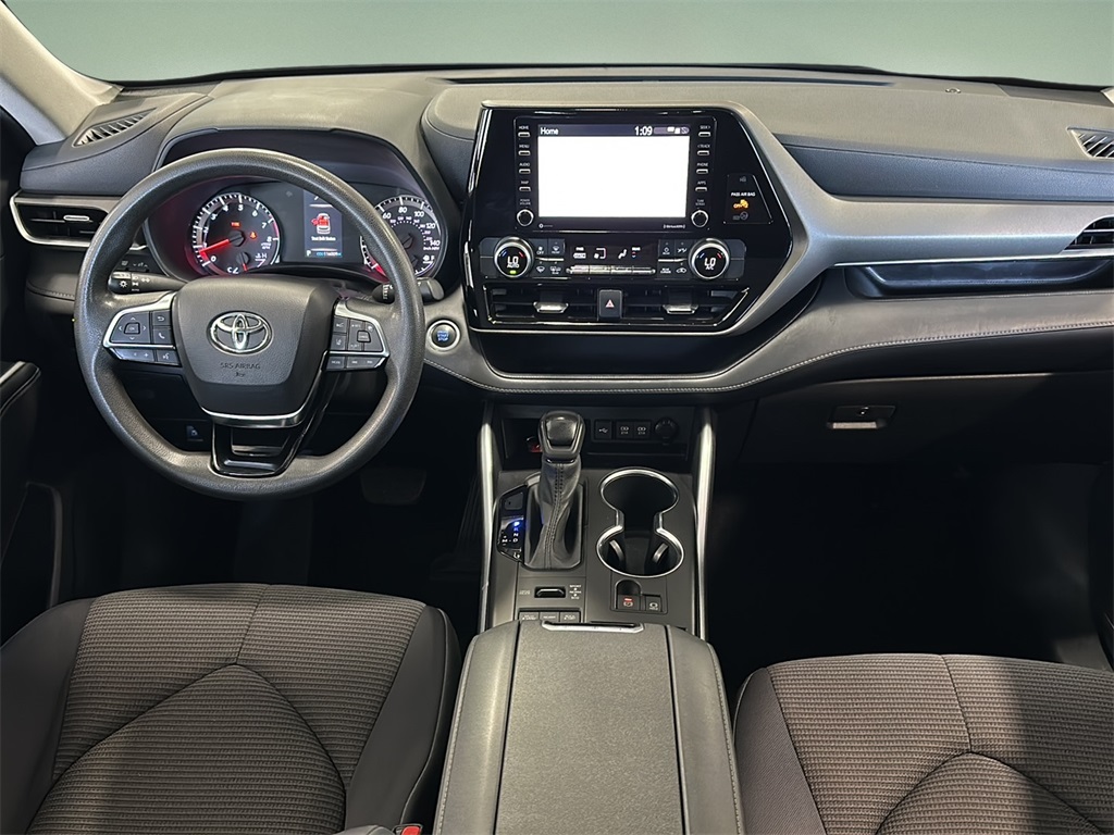 2021 Toyota Highlander L photo 8