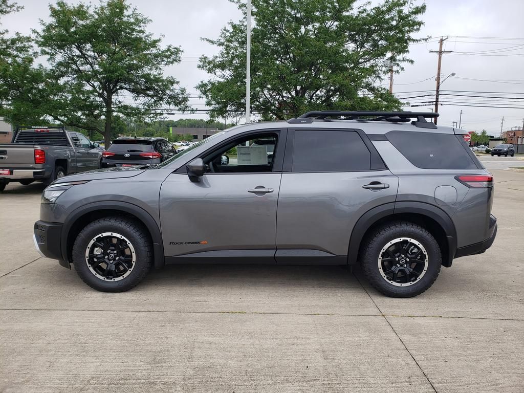 2025 Nissan Pathfinder Rock Creek photo 3