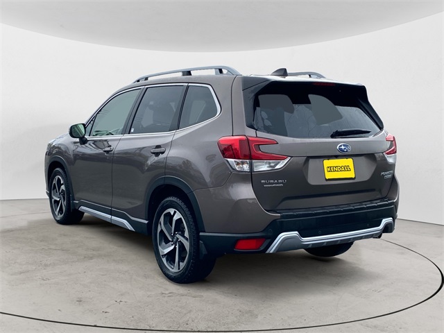 2024 Subaru Forester Touring photo 2