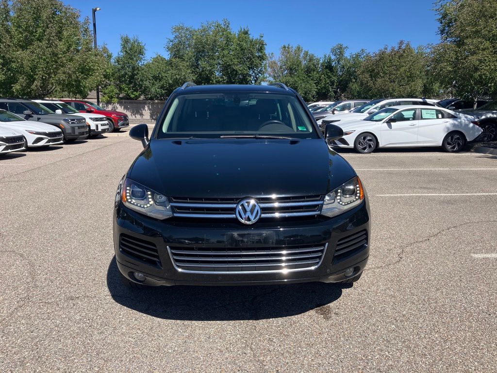 2012 Volkswagen Touareg V6 TDI Sport photo 2