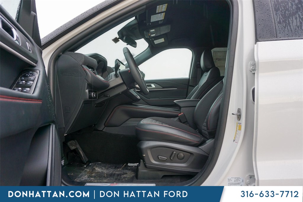 2025 Ford Explorer ST-Line photo 3