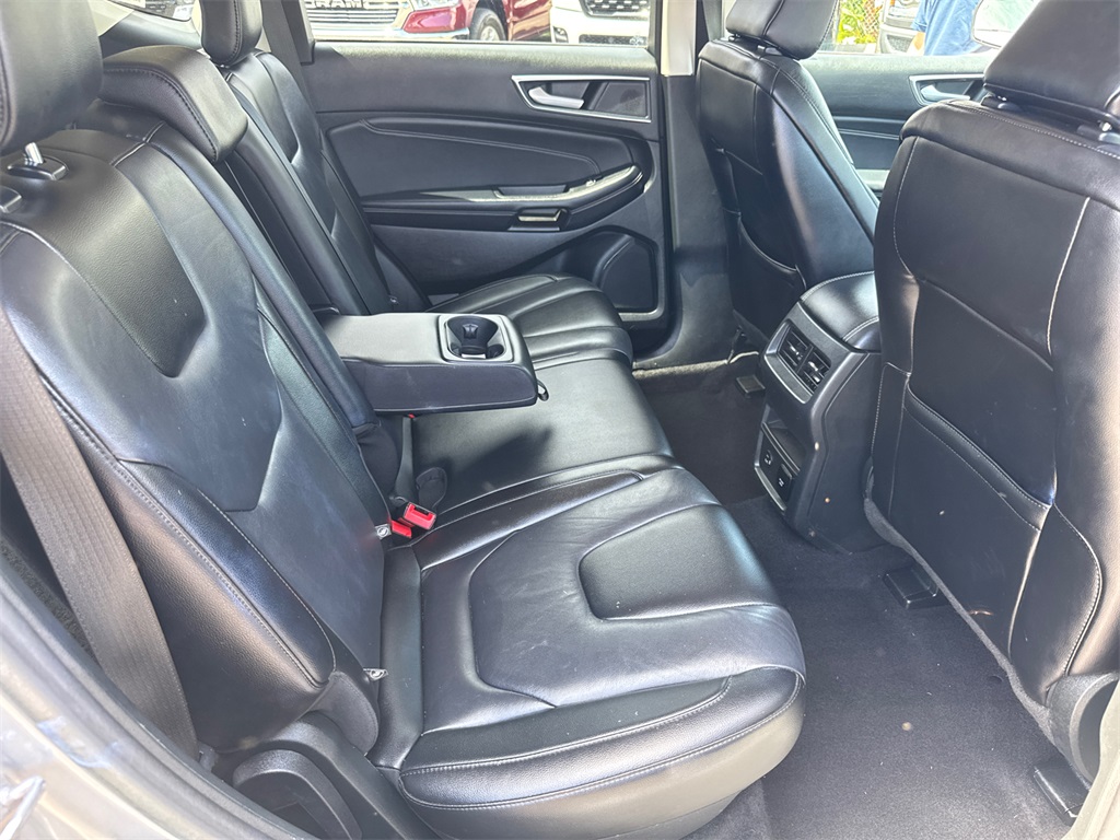 2022 Ford Edge Titanium photo 17