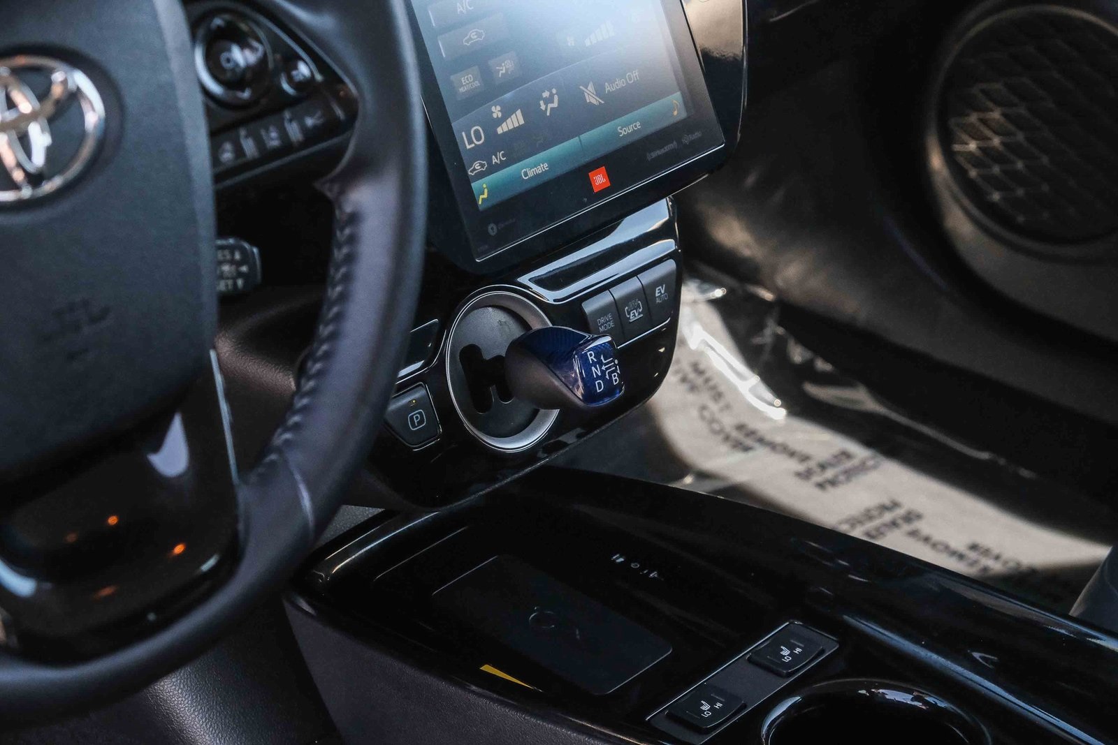 2022 Toyota Prius Prime Limited photo 17