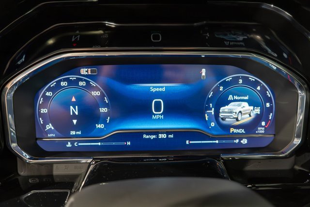2025 Chevrolet Silverado 1500 LT photo 8