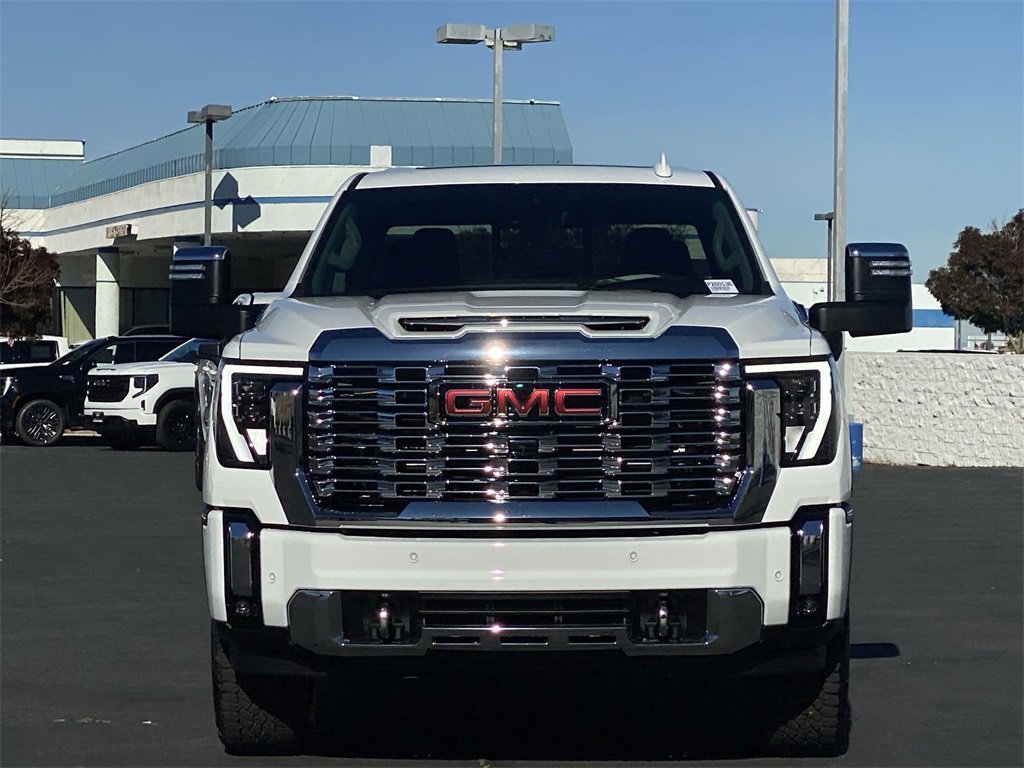 2026 Gmc Sierra 2500 HD Denali photo 2