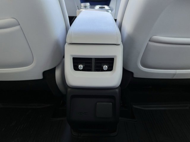 2025 Cadillac Optiq Luxury Sport photo 18
