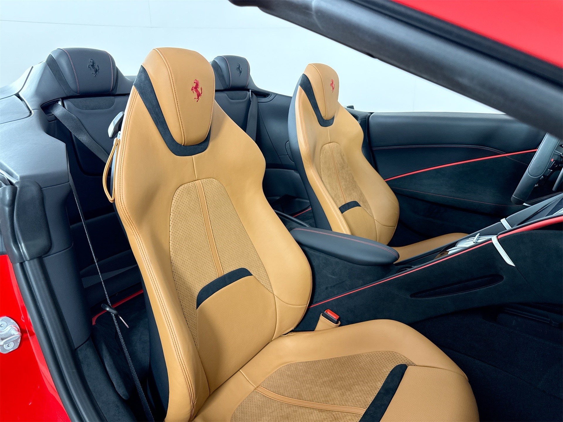 2024 Ferrari Roma Base photo 22