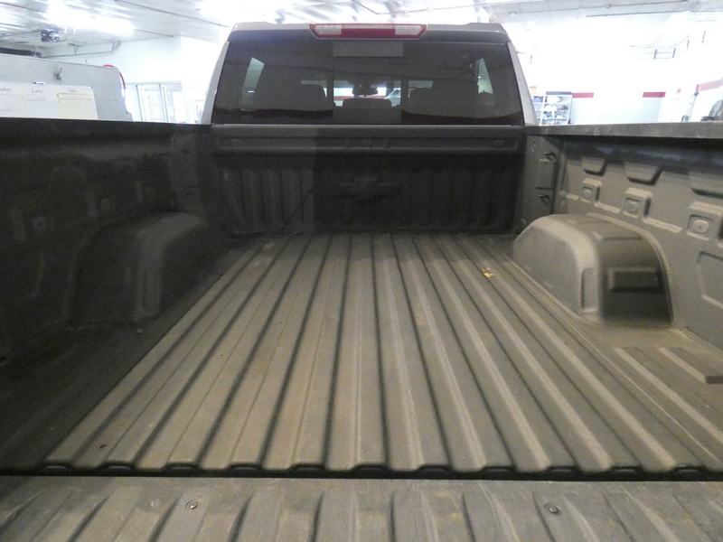 2020 Chevrolet Silverado 1500 LT photo 3