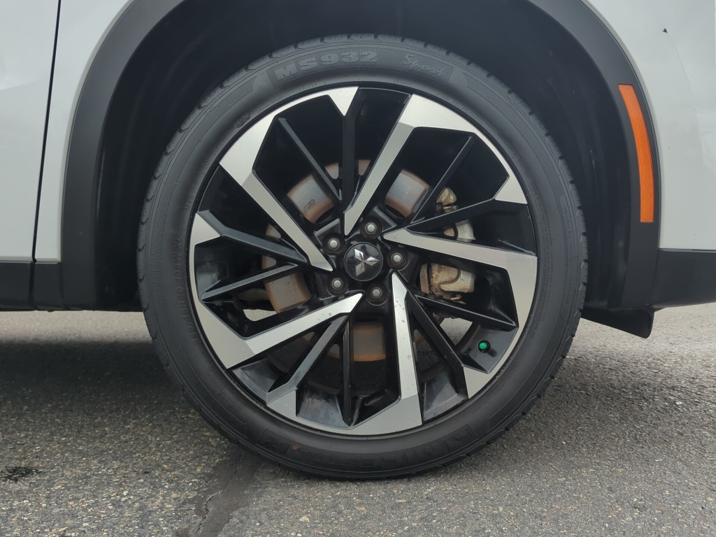 2024 Mitsubishi Outlander SE Black Edition photo 9