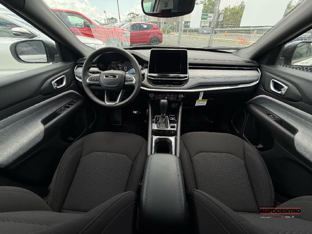 2025 Jeep Compass Sport photo 3