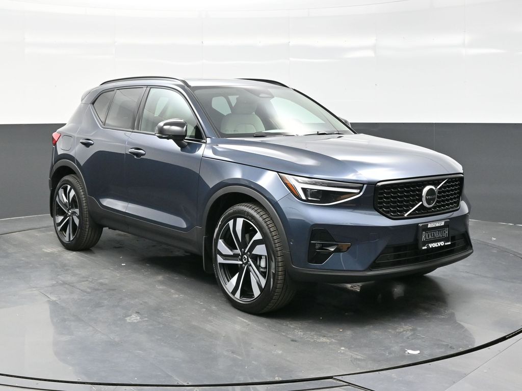 2026 Volvo XC40