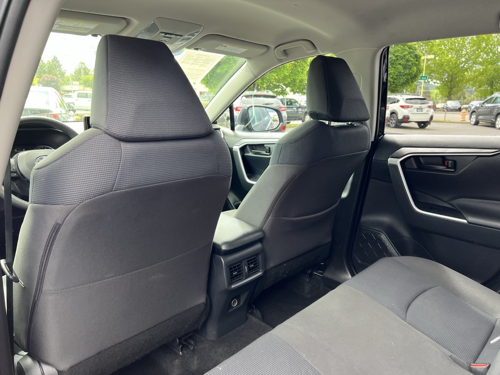 2020 Toyota RAV4 Hybrid LE photo 26