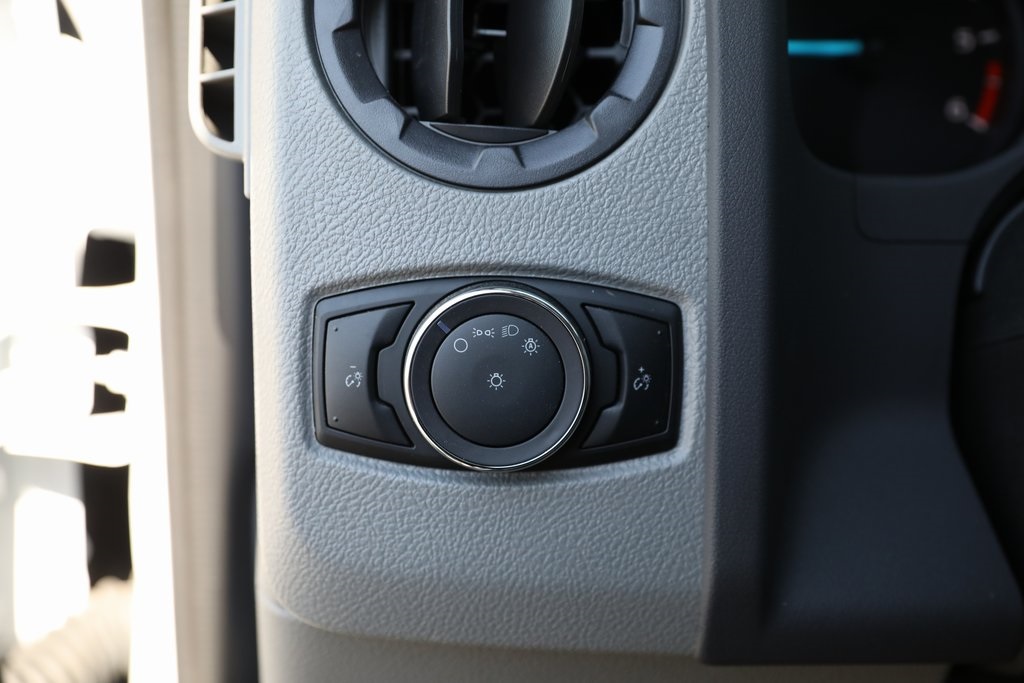 2025 Ford E-350 photo 47