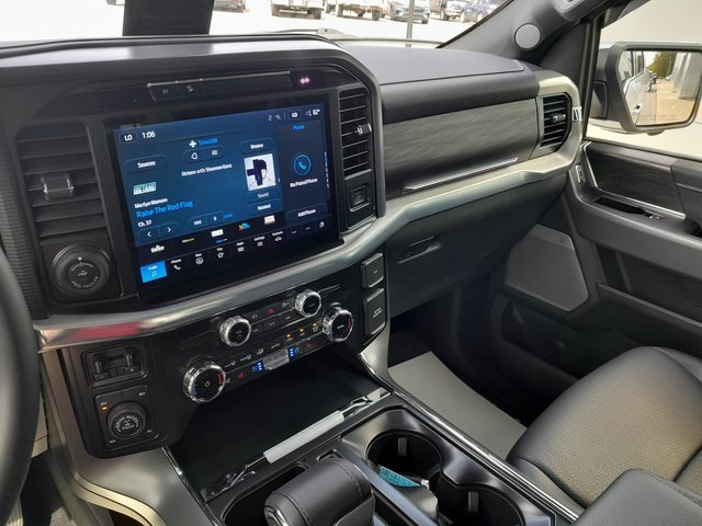 2025 Ford F-150 Lariat photo 19