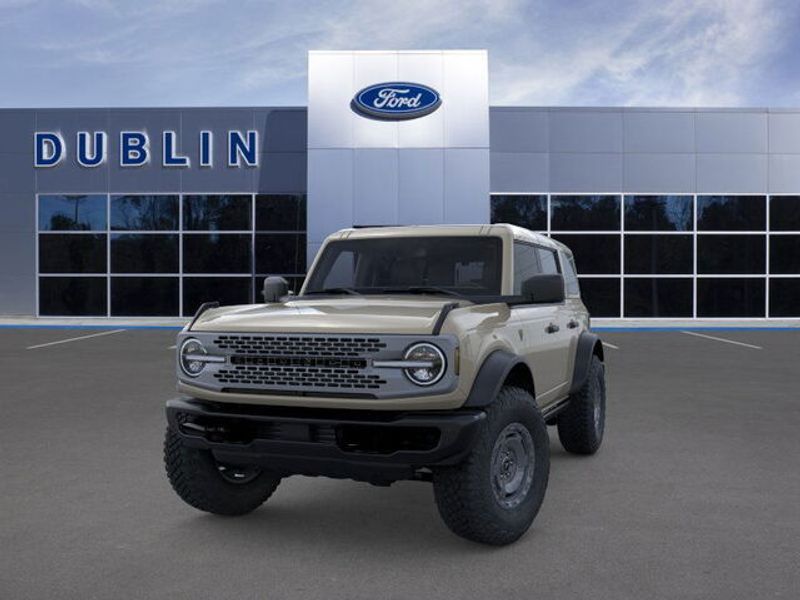 2025 Ford Bronco Badlands photo 2
