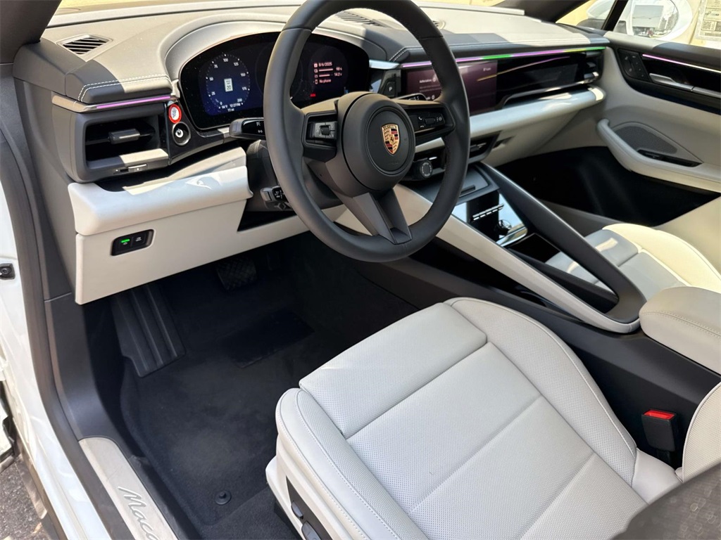 2025 Porsche Macan Electric photo 12