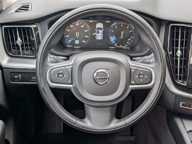 2019 Volvo XC60 T5 Momentum photo 22