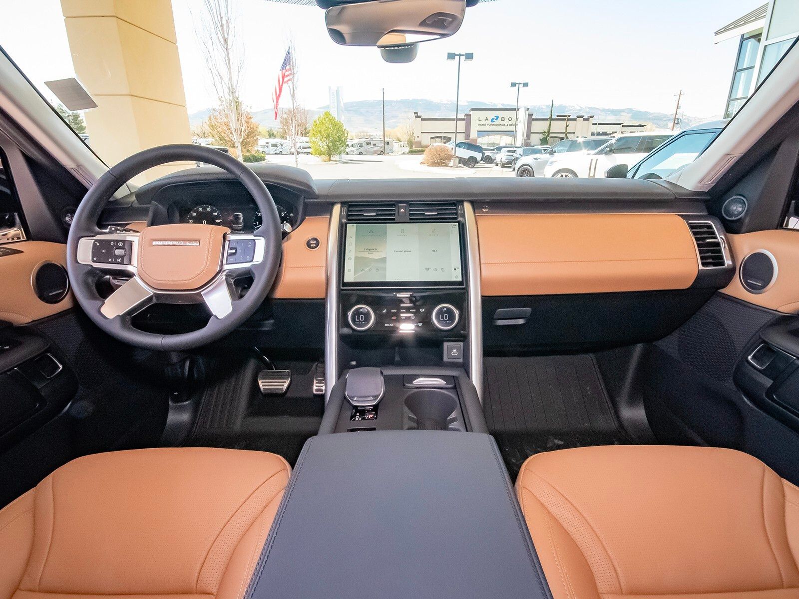 2025 Land Rover Discovery Metropolitan Edition photo 38