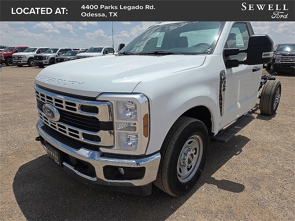 2024 Ford F-350 Super Duty Chassis Cab XL's photo