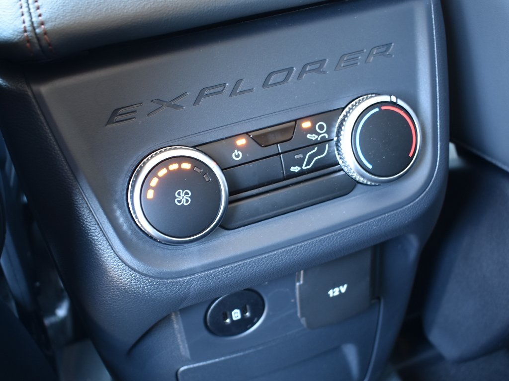 2025 Ford Explorer photo 22