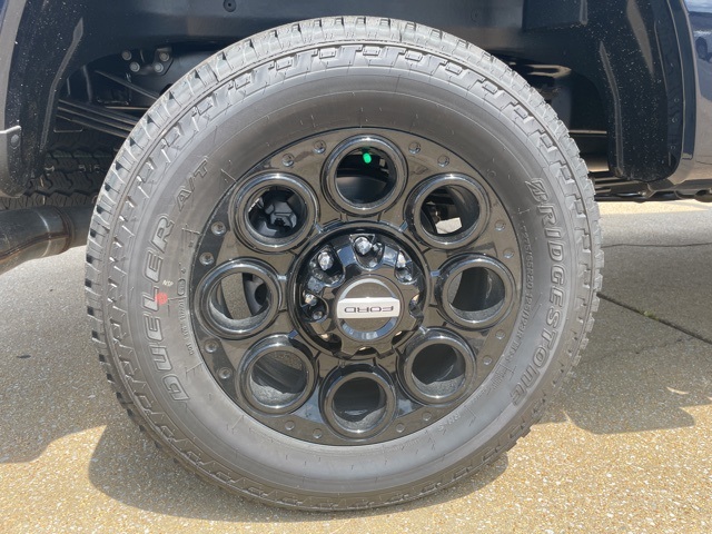 2025 Ford F-350 photo 4