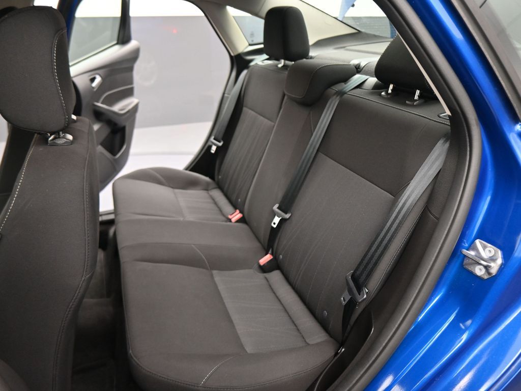 2018 Ford Focus SE photo 37