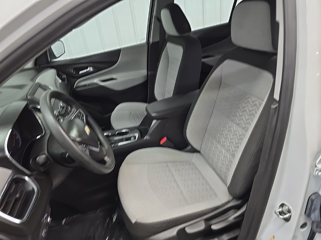 2022 Chevrolet Equinox LS photo 28