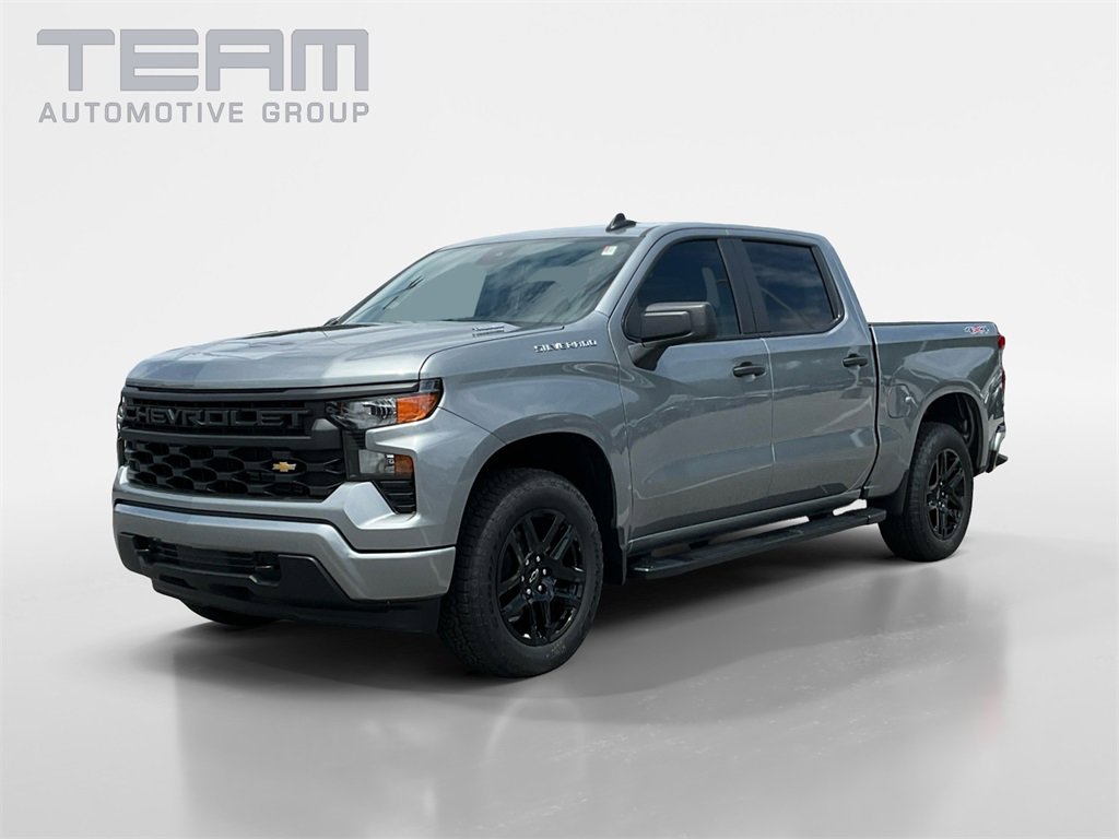 2025 Chevrolet Silverado 1500 Custom photo 3