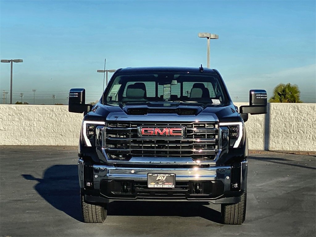 2026 Gmc Sierra 2500 HD SLT photo 2