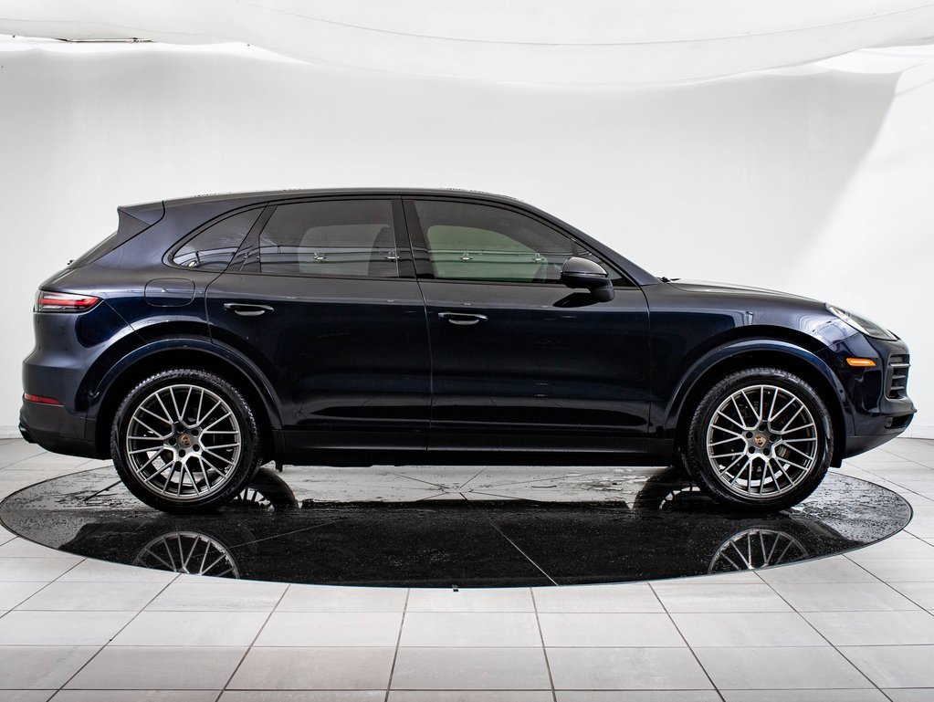 2023 Porsche Cayenne Platinum Edition photo 9