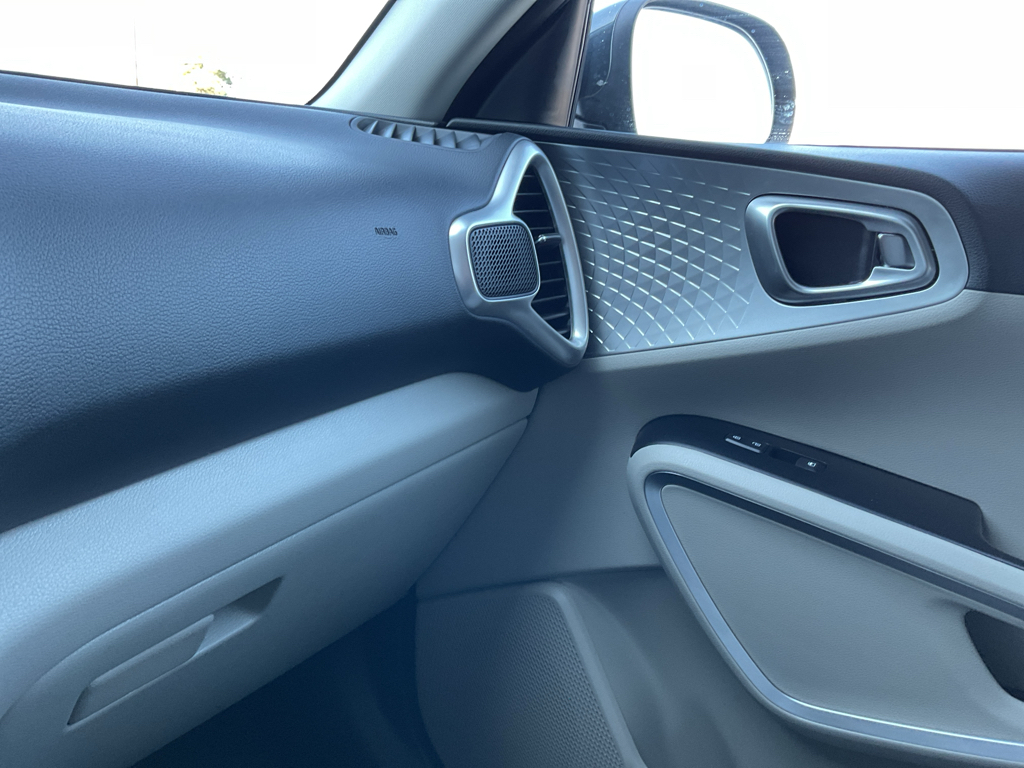 2023 Kia Soul LX photo 27