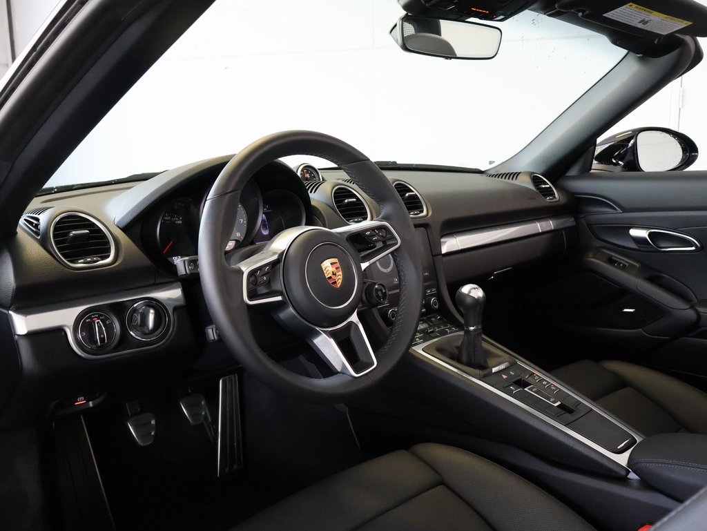 2024 Porsche Boxster S photo 4
