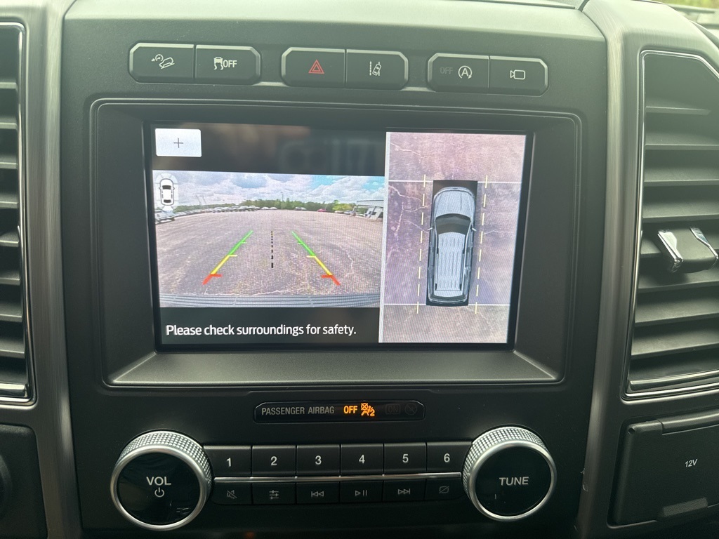 2021 Ford Expedition MAX Platinum photo 10
