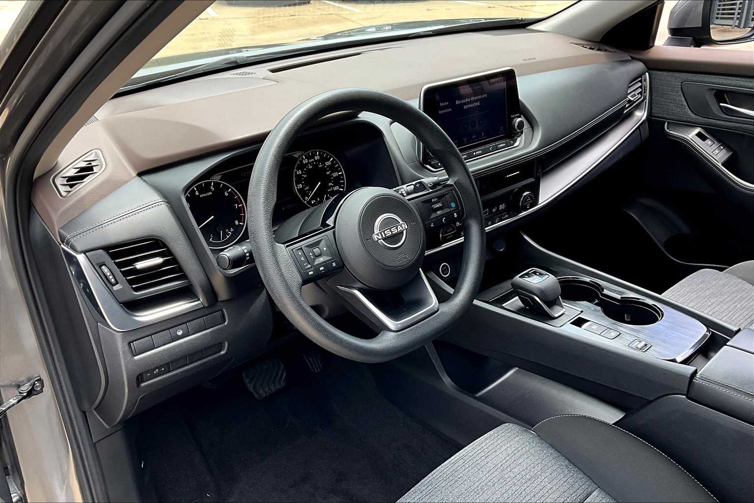 2023 Nissan Rogue SV photo 15