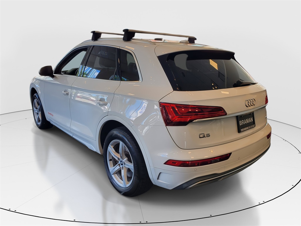 2021 Audi Q5 45 Premium photo 2