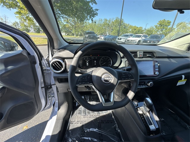 2025 Nissan Versa 1.6 SR photo 13