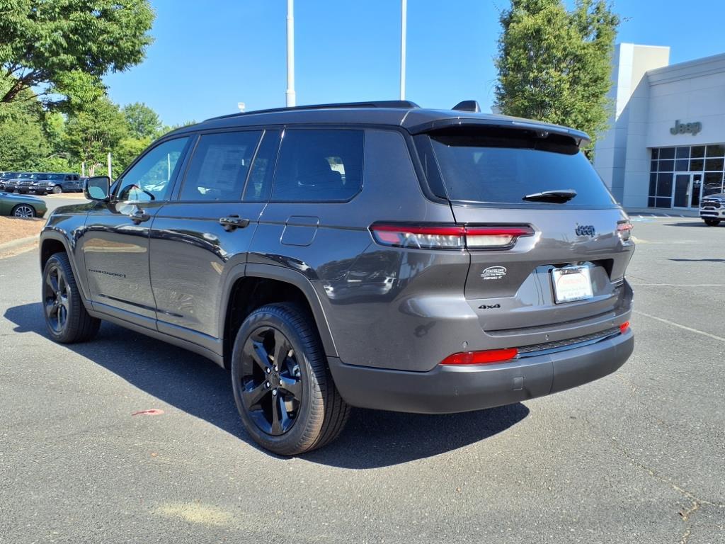 2025 Jeep Grand Cherokee Limited photo 17
