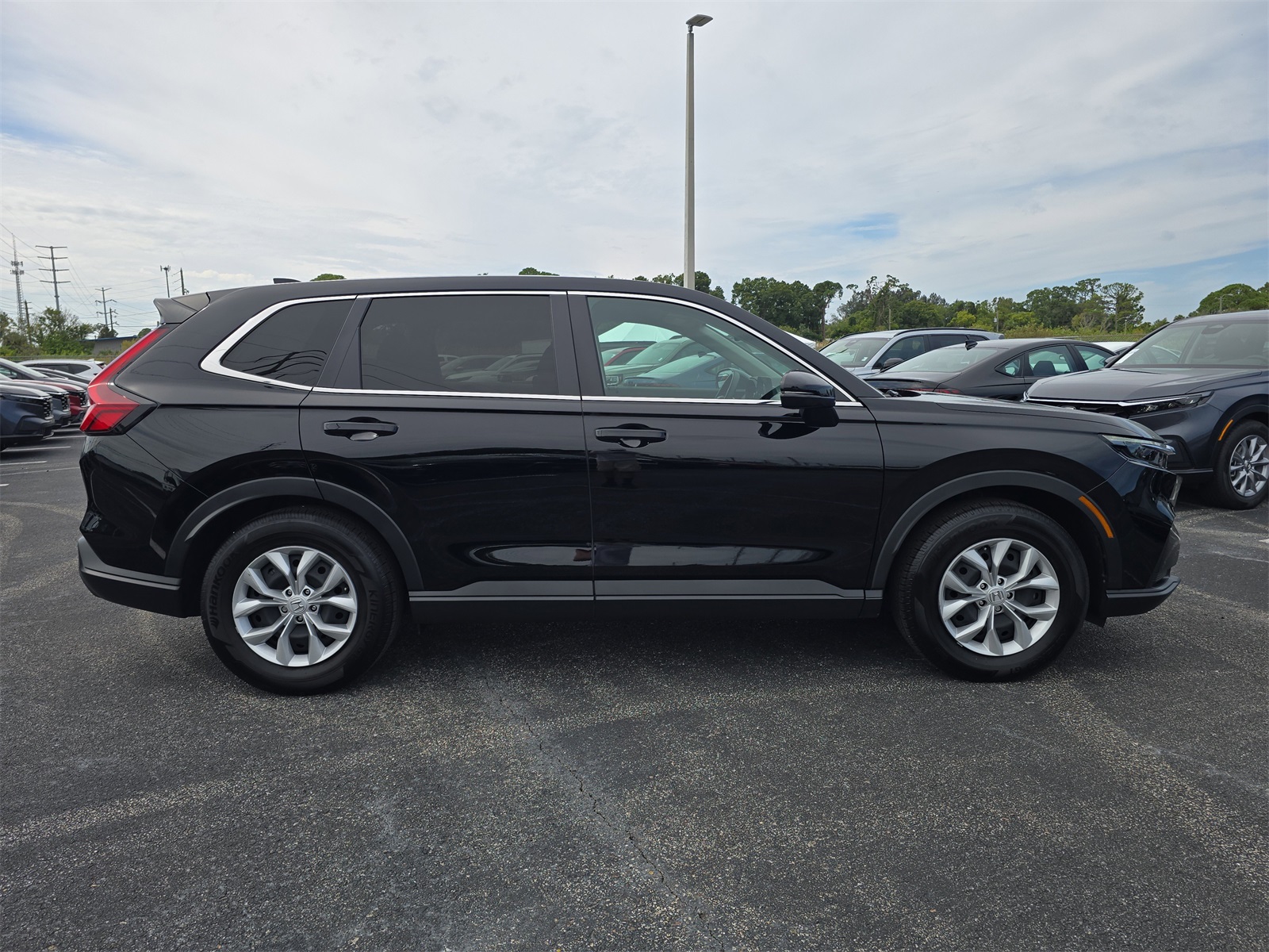 2025 Honda CR-V LX photo 3