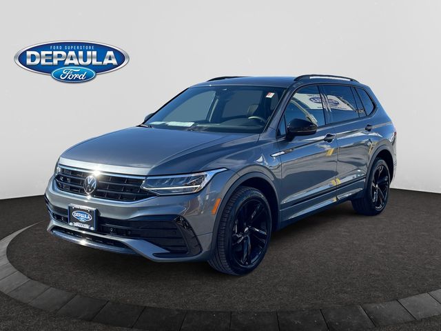 2024 Volkswagen Tiguan SE R-LINE BLACK's photo