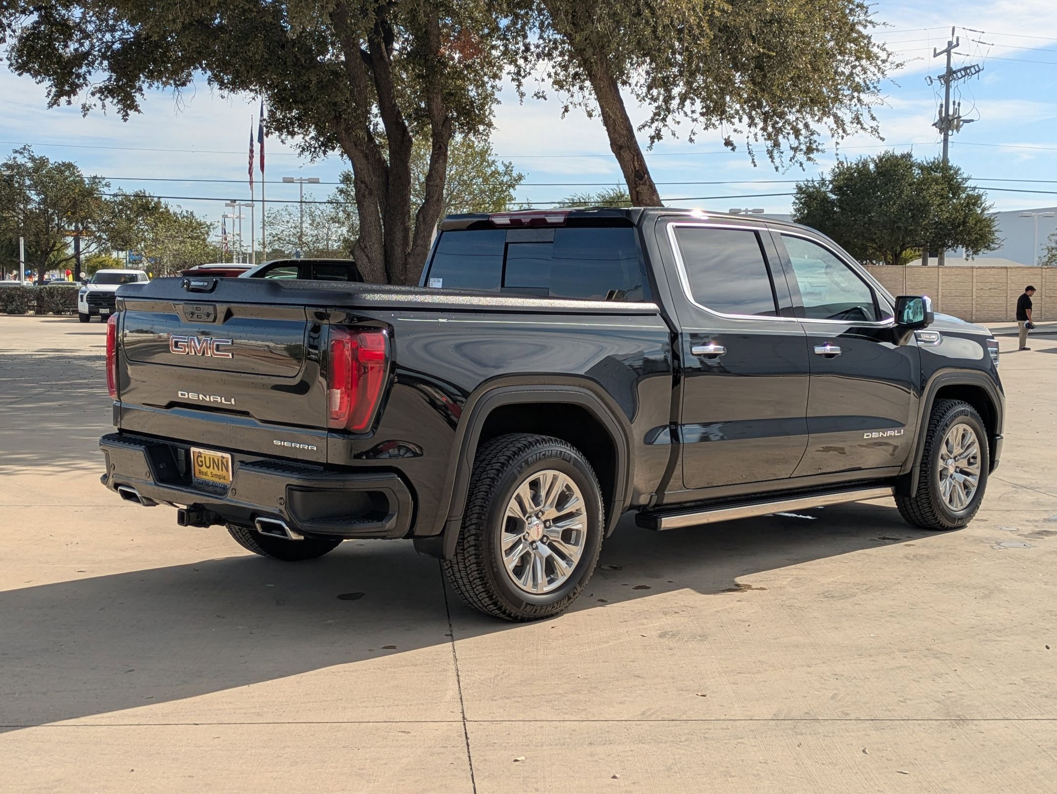 2023 Gmc Sierra 1500 Denali photo 2