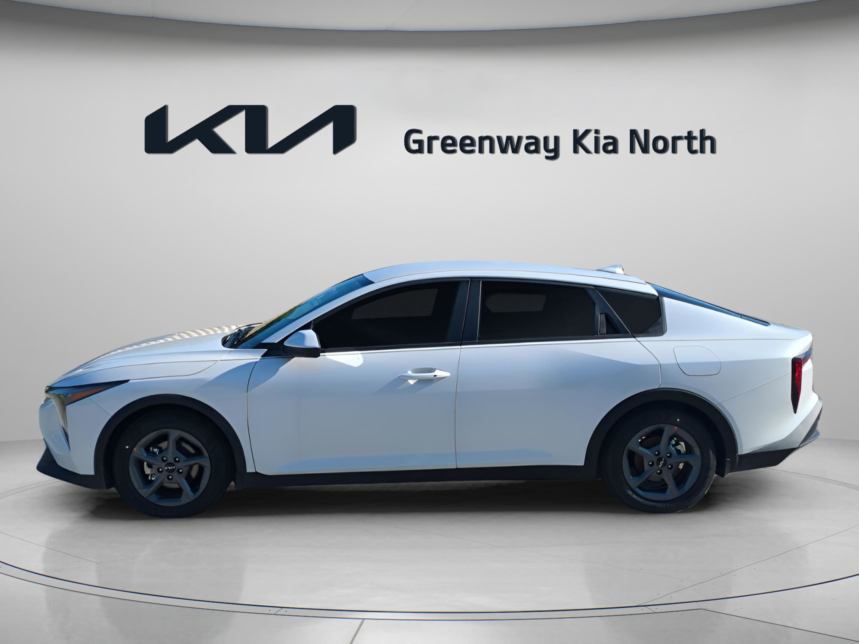 2025 Kia K4 LXS photo 2