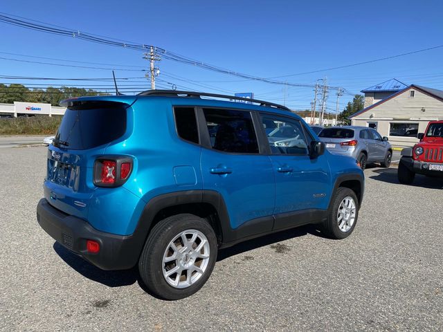 2022 Jeep Renegade Latitude photo 3