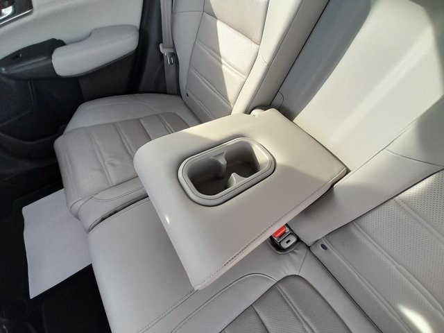 2019 Honda CR-V Touring photo 41