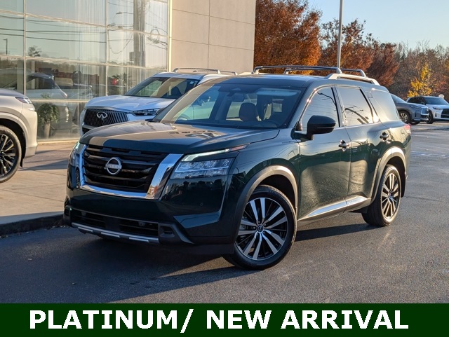2024 Nissan Pathfinder Platinum's photo