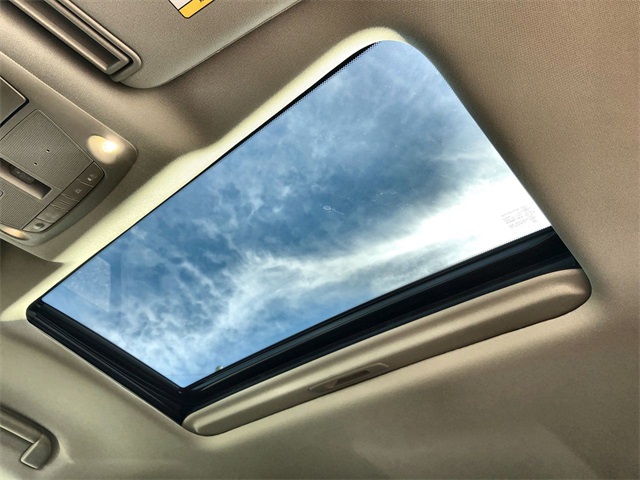2023 Nissan Armada SL photo 14