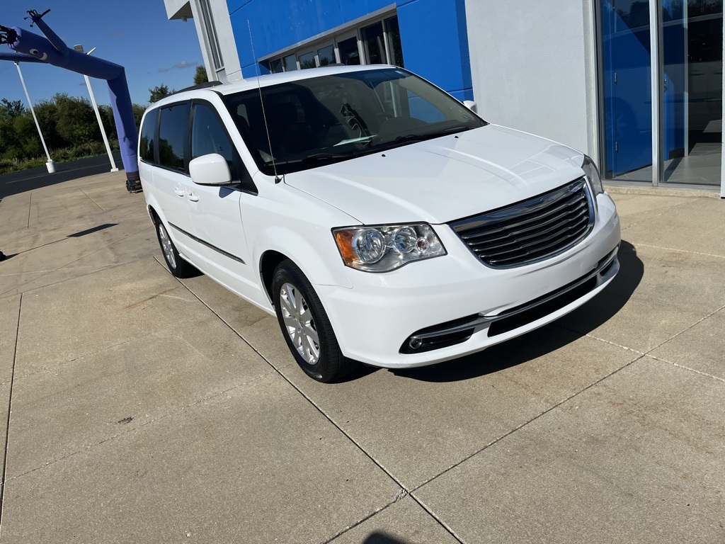 2016 Chrysler Town & Country Touring photo 4