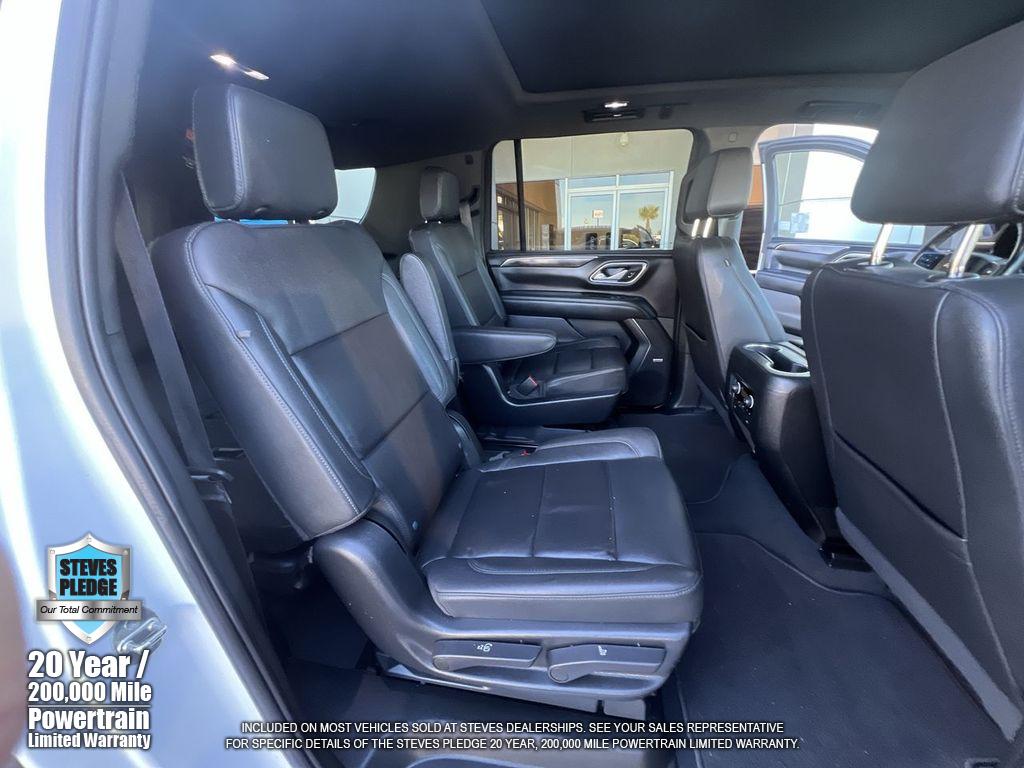 2022 Chevrolet Suburban LT photo 31