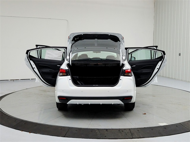 2025 Nissan Versa 1.6 SV photo 13