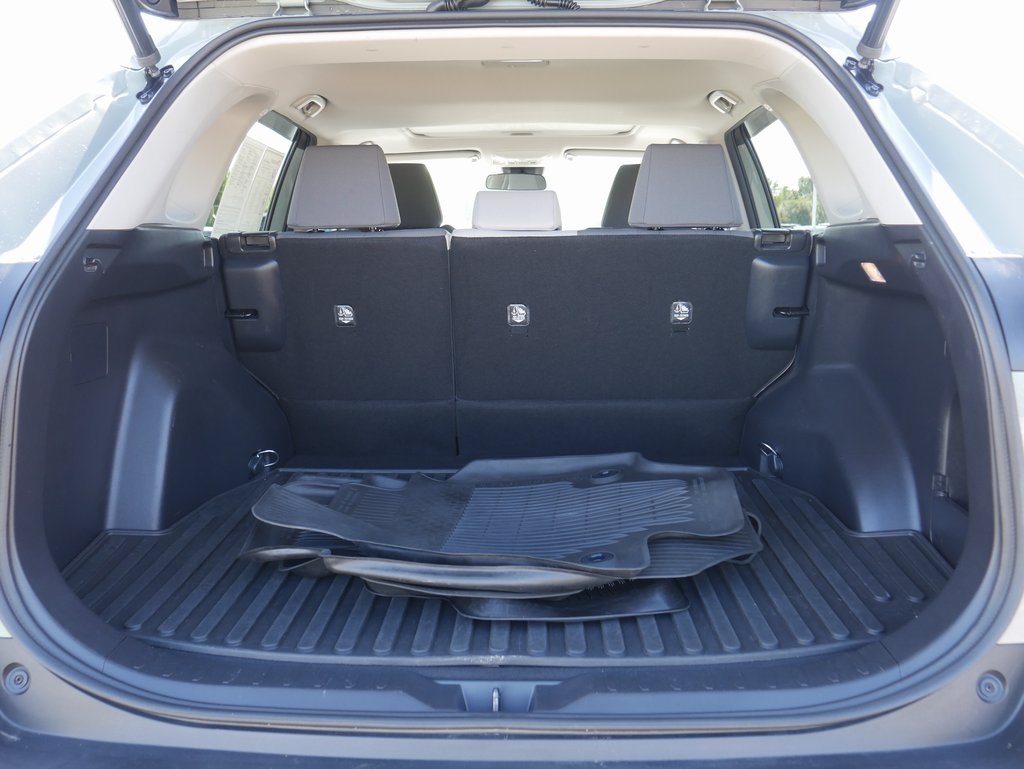 2019 Toyota RAV4 XLE Premium photo 8